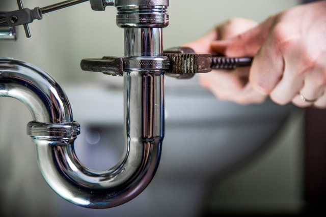 residential plumbing services for leaky pipe repair and replacement