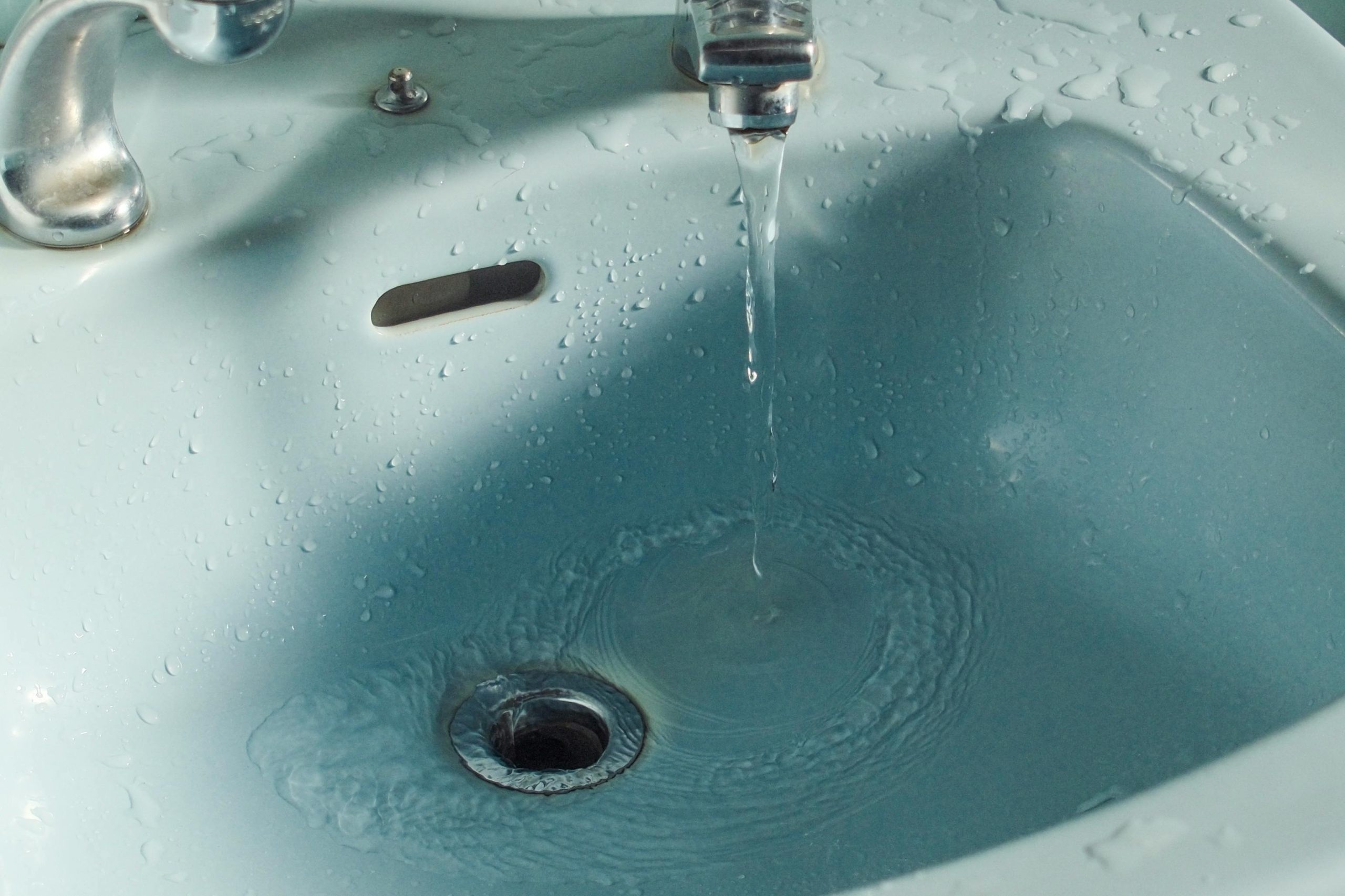 pexels-actually_jet-2150578553-31213992 Sink drain